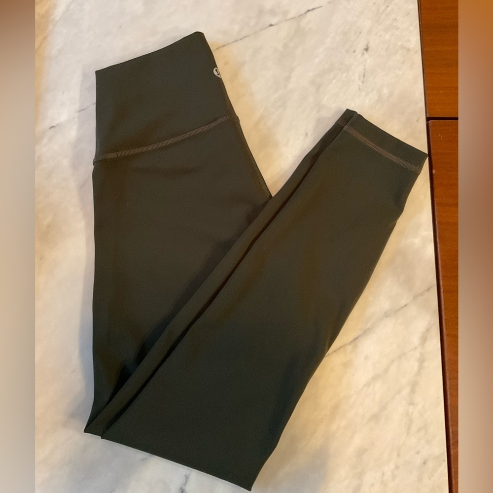 Lululemon Wunder Train Olive Green 25” Size 4